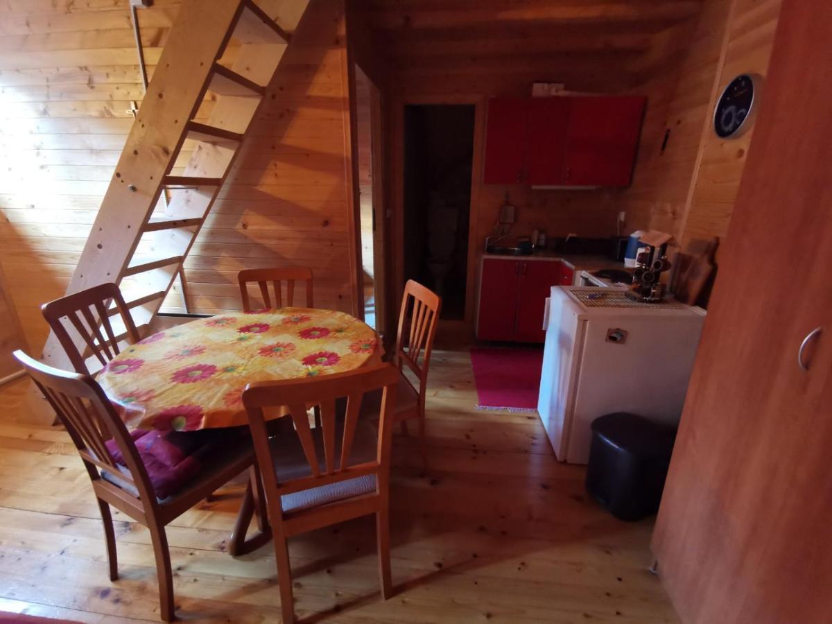 Apartman Bugar Mitrovac Buitenkant foto